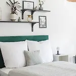 Apartamento Tropical - Fuer Freunde & Familien, Stadtnah, Parkplatz, E-ladestation, Gitterbox Fuer Fahrraeder, Fitnessstudio, Digitale Gaestemappe Mit Restaurant- Und Unternehmenstipps *