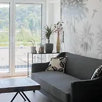 Tropical - Fuer Freunde & Familien, Stadtnah, Parkplatz, E-ladestation, Gitterbox Fuer Fahrraeder, Fitnessstudio, Digitale Gaestemappe Mit Restaurant- Und Unternehmenstipps *