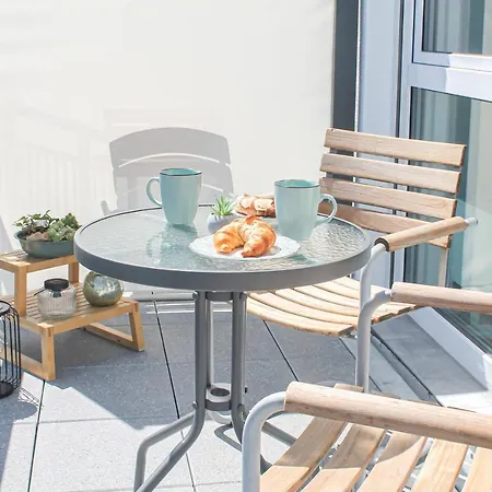 아파트 Tropical - Fuer Freunde & Familien, Stadtnah, Parkplatz, E-ladestation, Gitterbox Fuer Fahrraeder, Fitnessstudio, Digitale Gaestemappe Mit Restaurant- Und Unternehmenstipps *