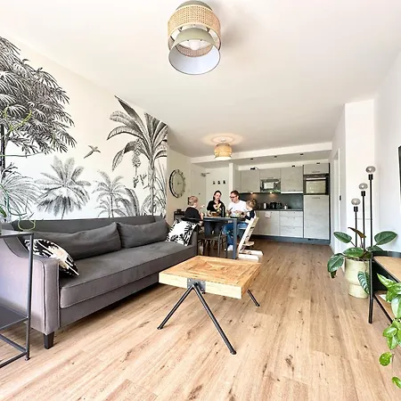 아파트 Tropical - Fuer Freunde & Familien, Stadtnah, Parkplatz, E-ladestation, Gitterbox Fuer Fahrraeder, Fitnessstudio, Digitale Gaestemappe Mit Restaurant- Und Unternehmenstipps *