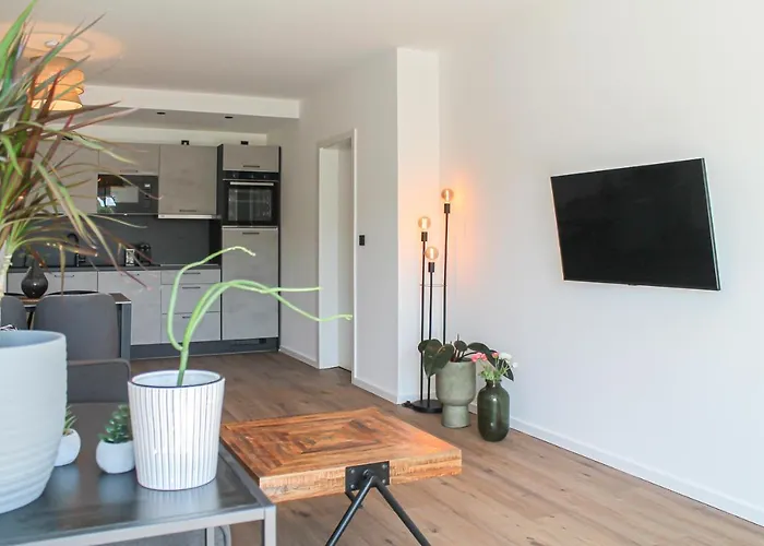 Tropical - Fuer Freunde & Familien, Stadtnah, Parkplatz, E-ladestation, Gitterbox Fuer Fahrraeder, Fitnessstudio, Digitale Gaestemappe Mit Restaurant- Und Unternehmenstipps *