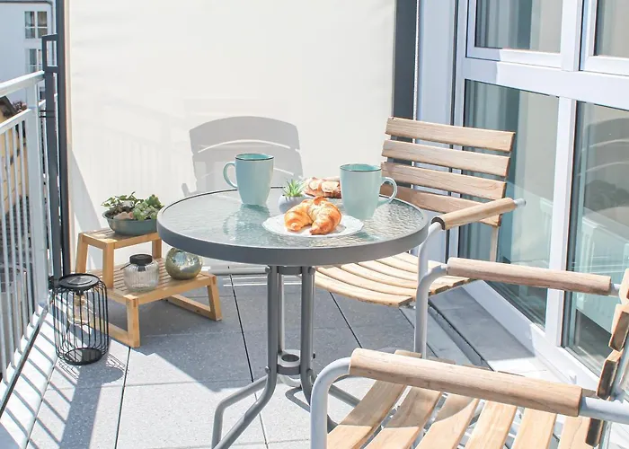 아파트 Tropical - Fuer Freunde & Familien, Stadtnah, Parkplatz, E-ladestation, Gitterbox Fuer Fahrraeder, Fitnessstudio, Digitale Gaestemappe Mit Restaurant- Und Unternehmenstipps *