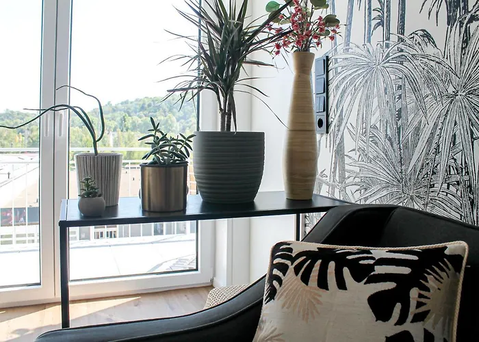 Apartamento Tropical - Fuer Freunde & Familien, Stadtnah, Parkplatz, E-ladestation, Gitterbox Fuer Fahrraeder, Fitnessstudio, Digitale Gaestemappe Mit Restaurant- Und Unternehmenstipps