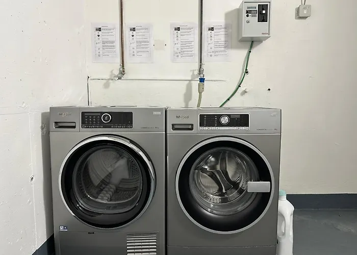 Tropical - Fuer Freunde & Familien, Stadtnah, Parkplatz, E-ladestation, Gitterbox Fuer Fahrraeder, Fitnessstudio, Digitale Gaestemappe Mit Restaurant- Und Unternehmenstipps 아파트